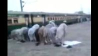 Namaz Kılarken Tren Kalkarsa