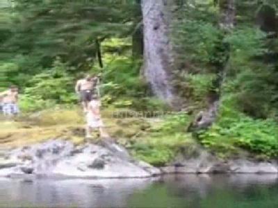 Acemi Tarzan yerlerde!!