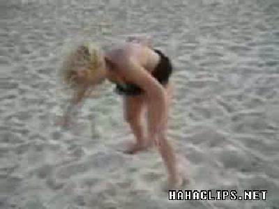 plajda sarhoş kız