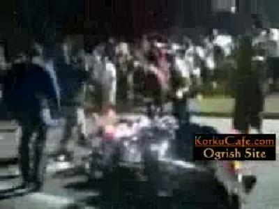dehşet verici motorsiklet kazası