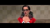 Katy'den göğüs şov